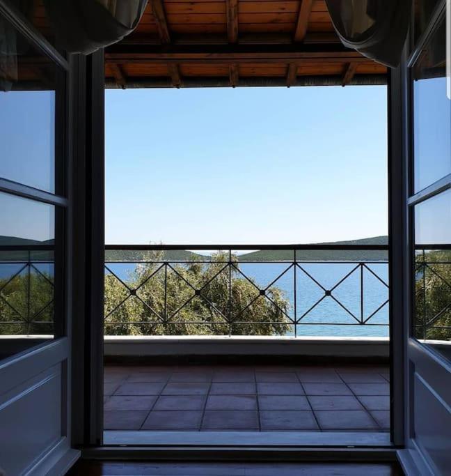 Villa Liana Sourpi エクステリア 写真