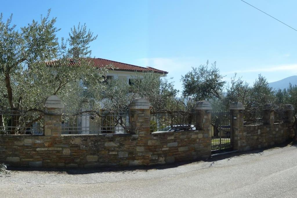 Villa Liana Sourpi エクステリア 写真