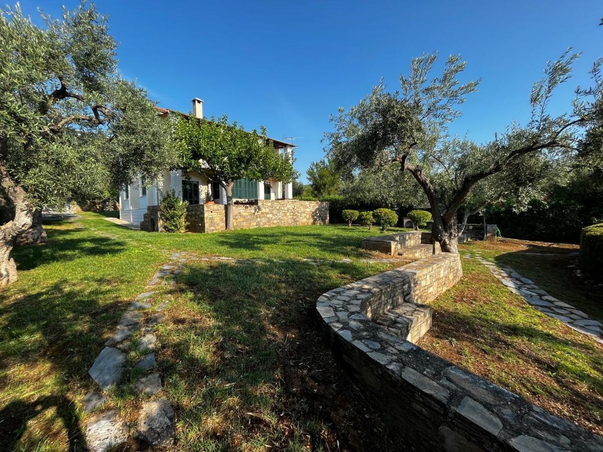 Villa Liana Sourpi エクステリア 写真